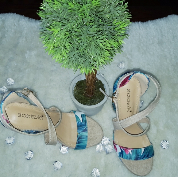 Heels - Picture 2 of 4